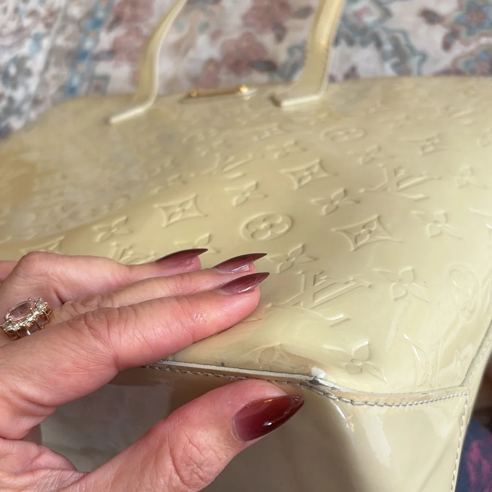 LOUIS VUITTON Wilshire MM Tote Bag Dune Tan Ivory Patent Leather Vernis Dust bag - Picture 13 of 16